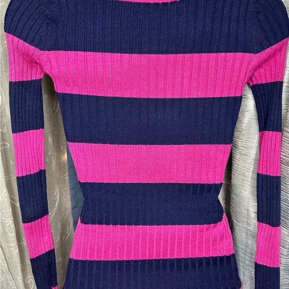 Poof! Juniors Women’s V-Neck Sweater Blouse~Pink & Navy Blue Striped Size SM - Picture 3 of 9